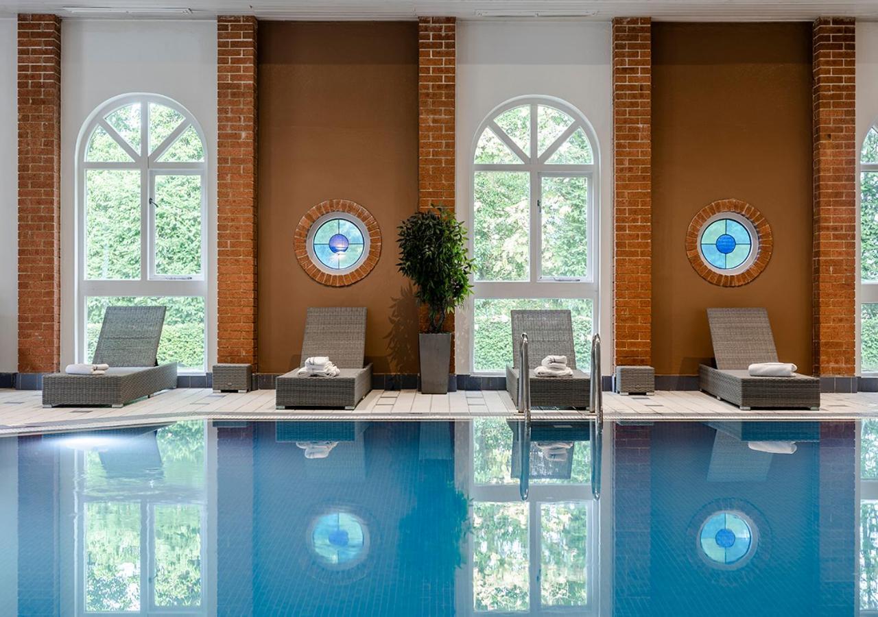 Hogs Back Hotel&Spa Farnham  Buitenkant foto