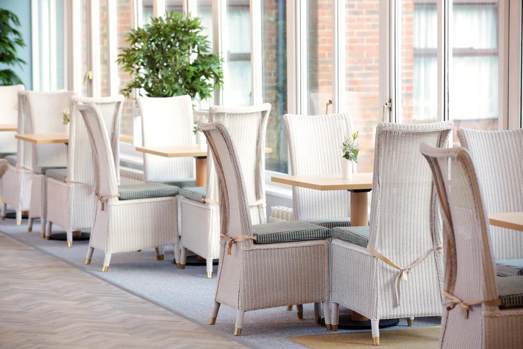 Hogs Back Hotel&Spa Farnham  Buitenkant foto